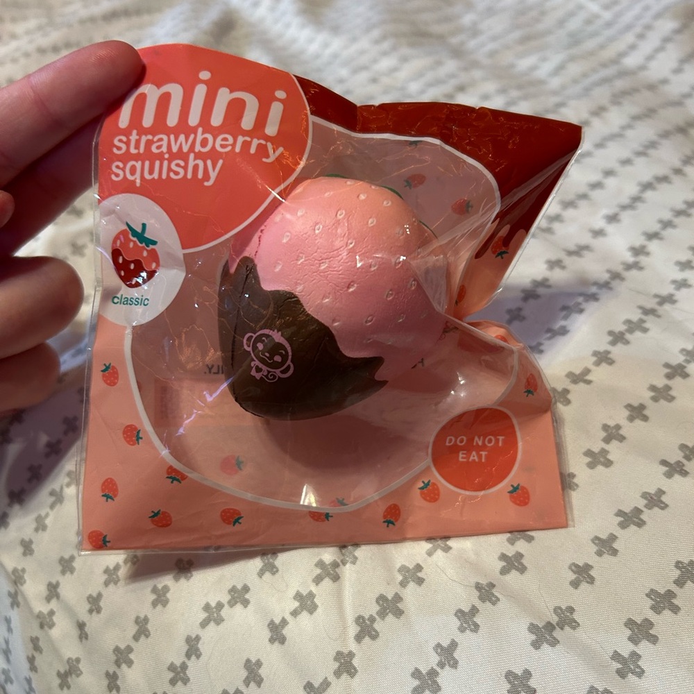 Mini Chocolate Dipped Strawberry Squishy